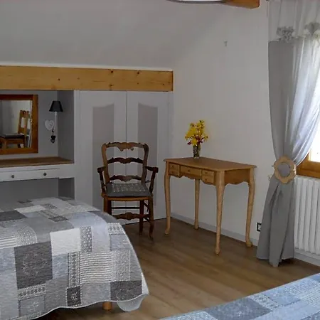 Oda ve Kahvaltı La Contamine 3*